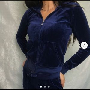 Dark blue juicy Velcro sweater